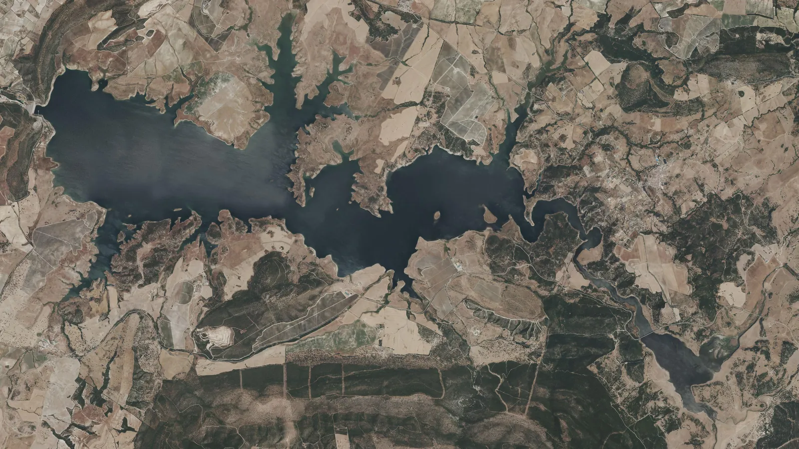 Vista aérea del embalse de Guadalcacín II, en el río Majaceite, en Cádiz