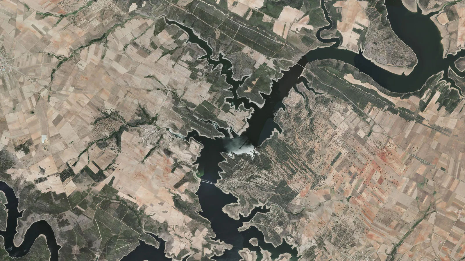Vista aérea del embalse de Ricobayo, en el río Esla, en Zamora